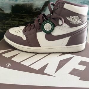 Jordan Air Jordan 1 High White Plum